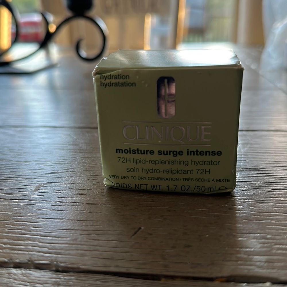 New Clinique Moisture Surge Intense 72H lipid Replenishing Hydrator (1.7 oz)